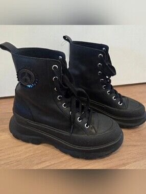 Wishbone Black Leather Platform/Combat Boots, Womens Size 7